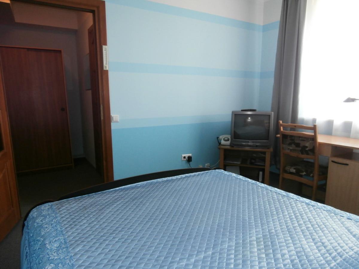 Hotel Muhavets Pruzhany Bagian luar foto