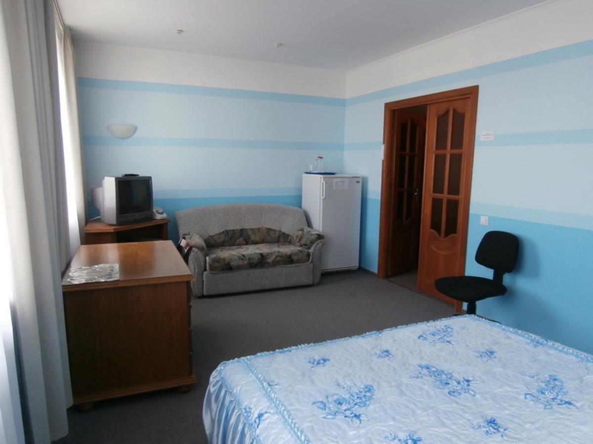 Hotel Muhavets Pruzhany Bagian luar foto