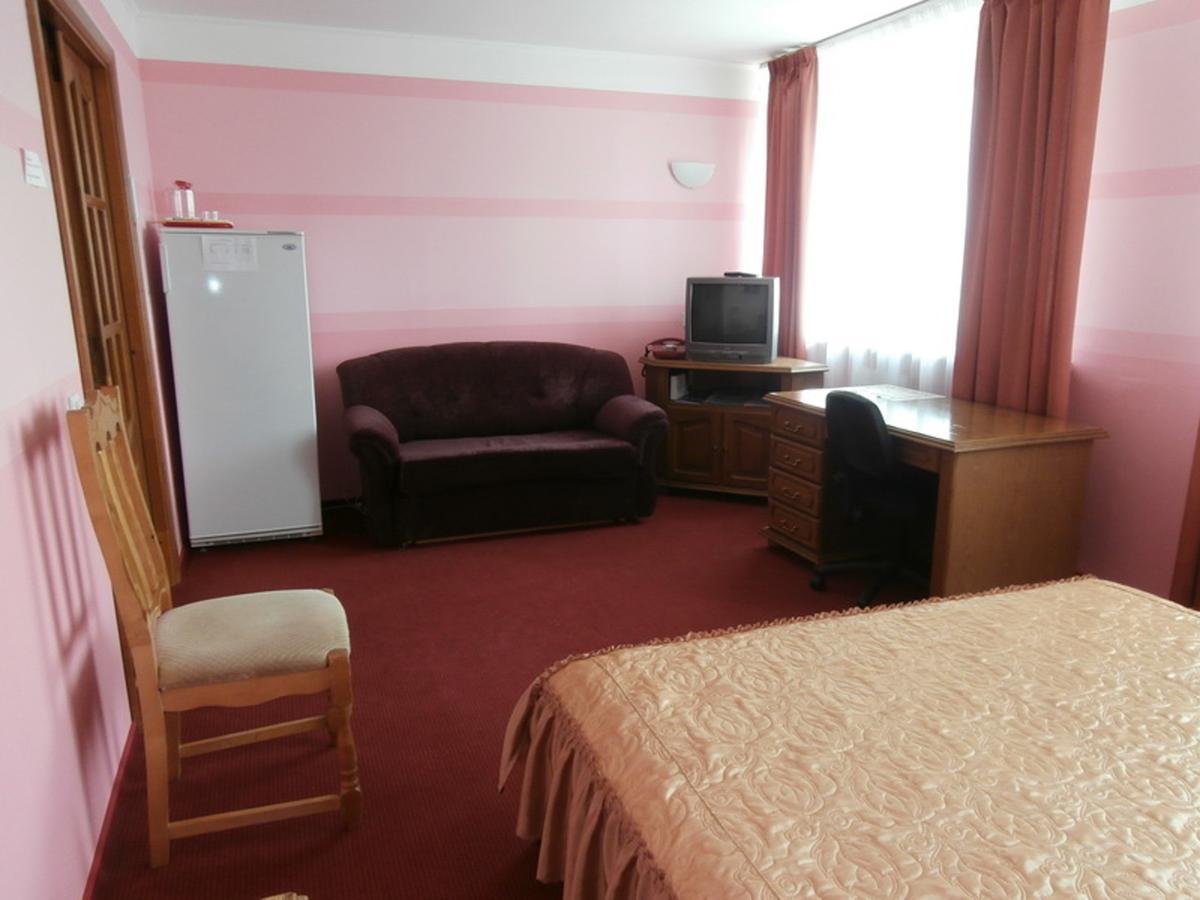 Hotel Muhavets Pruzhany Bagian luar foto