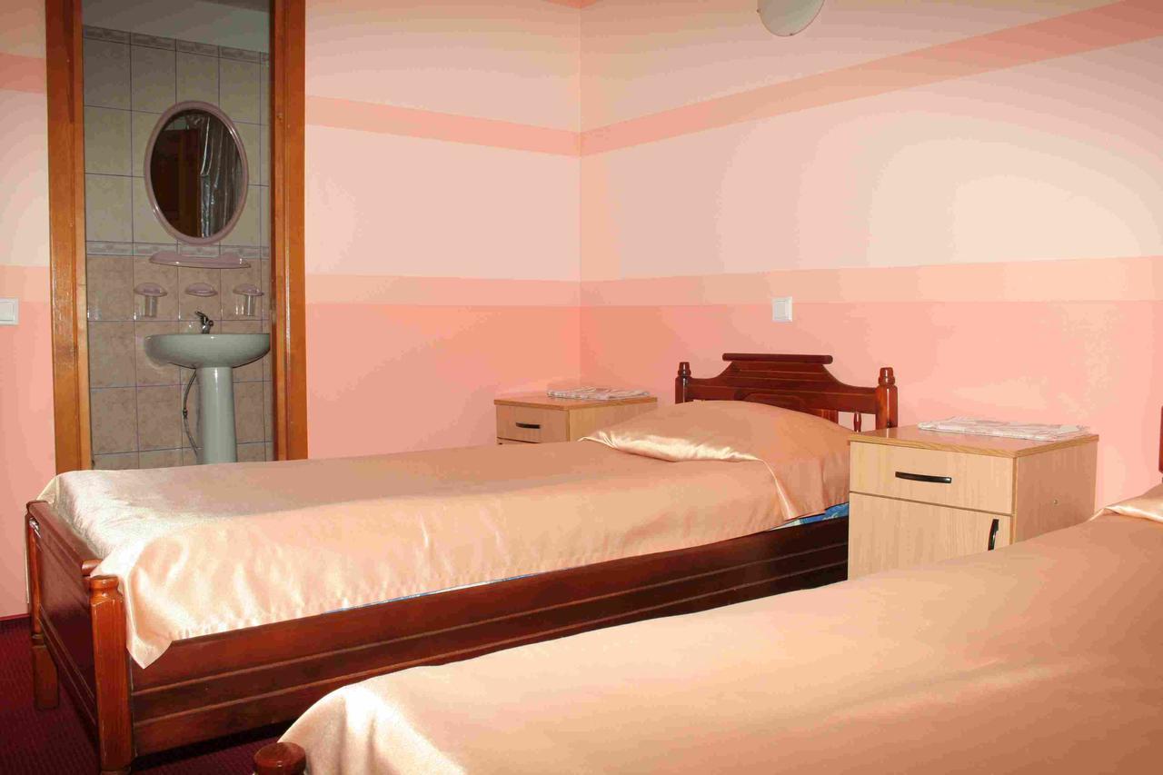 Hotel Muhavets Pruzhany Bagian luar foto