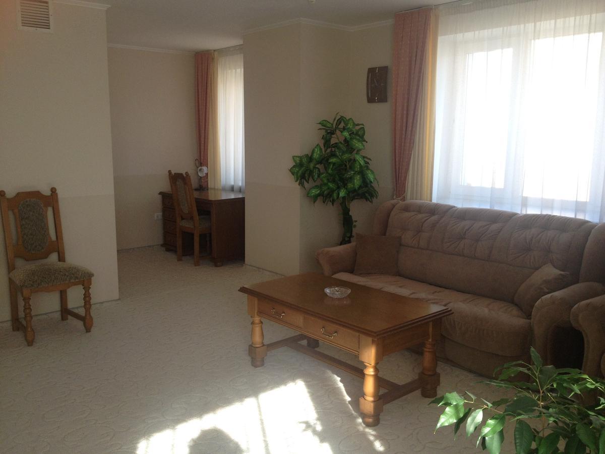 Hotel Muhavets Pruzhany Bagian luar foto